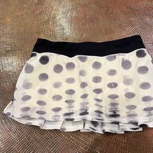 Lulu Lemon tennis/running skort black and beige with lime green leggings